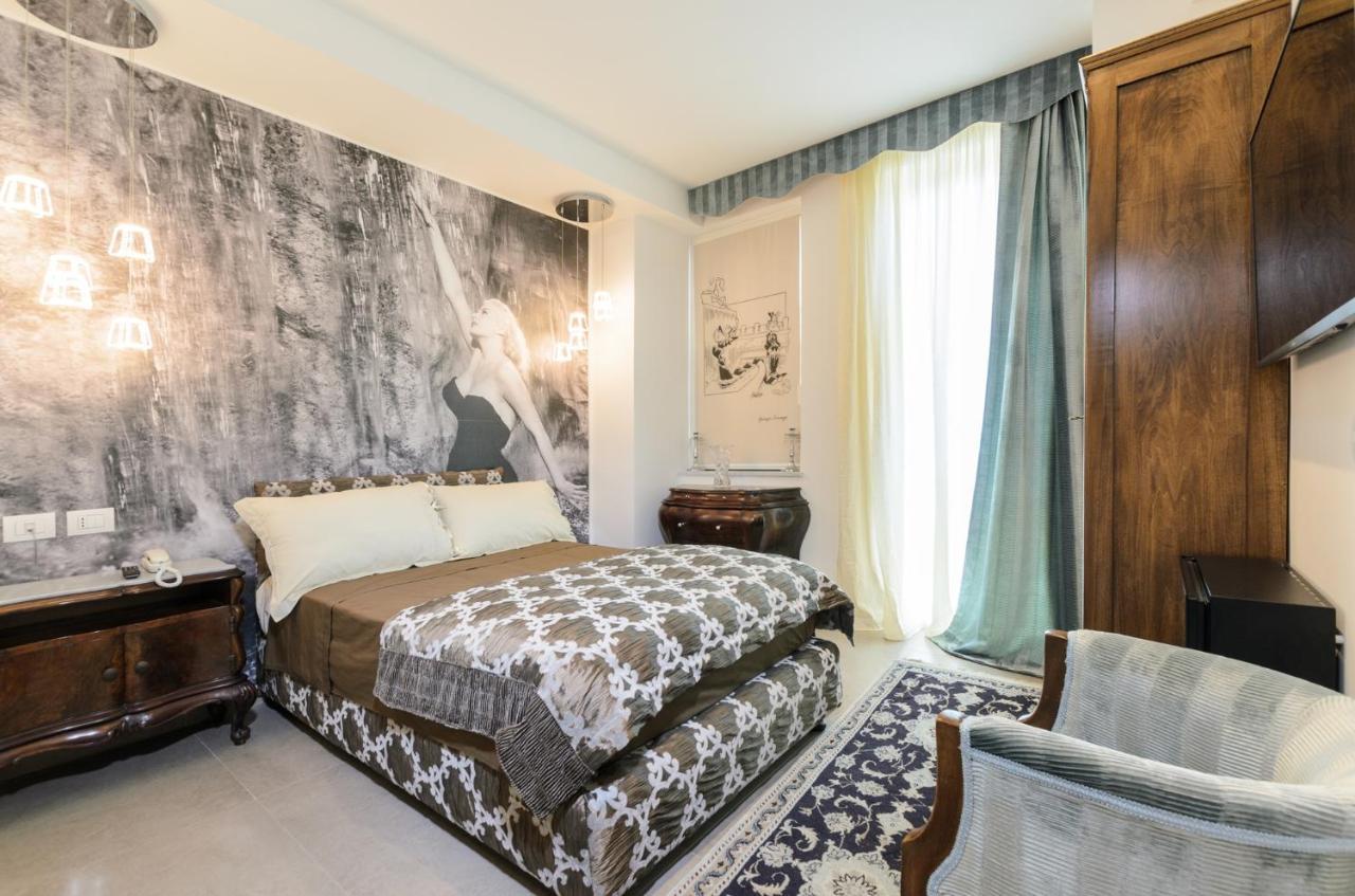Hotel Cineapollo - Ogni Camera Un Film! เมสซีนา ภายนอก รูปภาพ