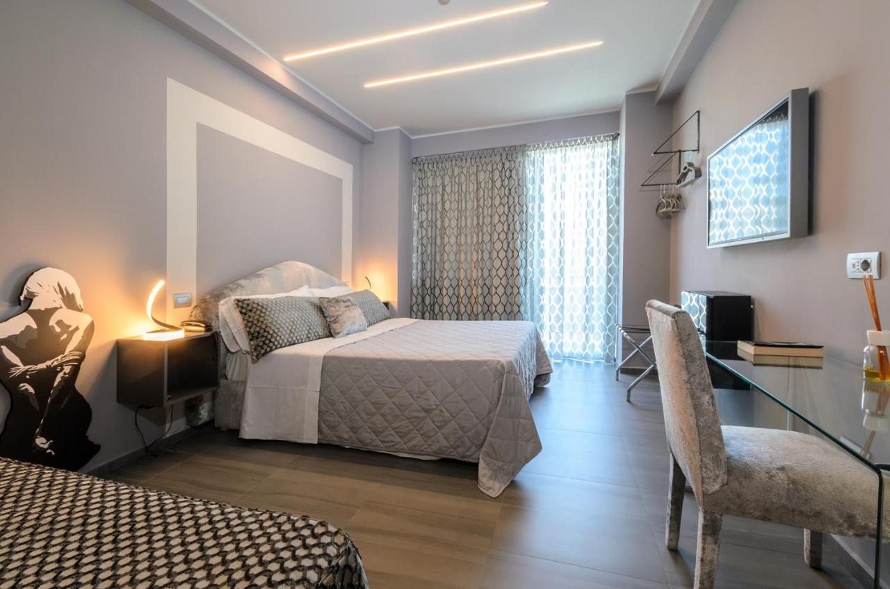 Hotel Cineapollo - Ogni Camera Un Film! เมสซีนา ภายนอก รูปภาพ