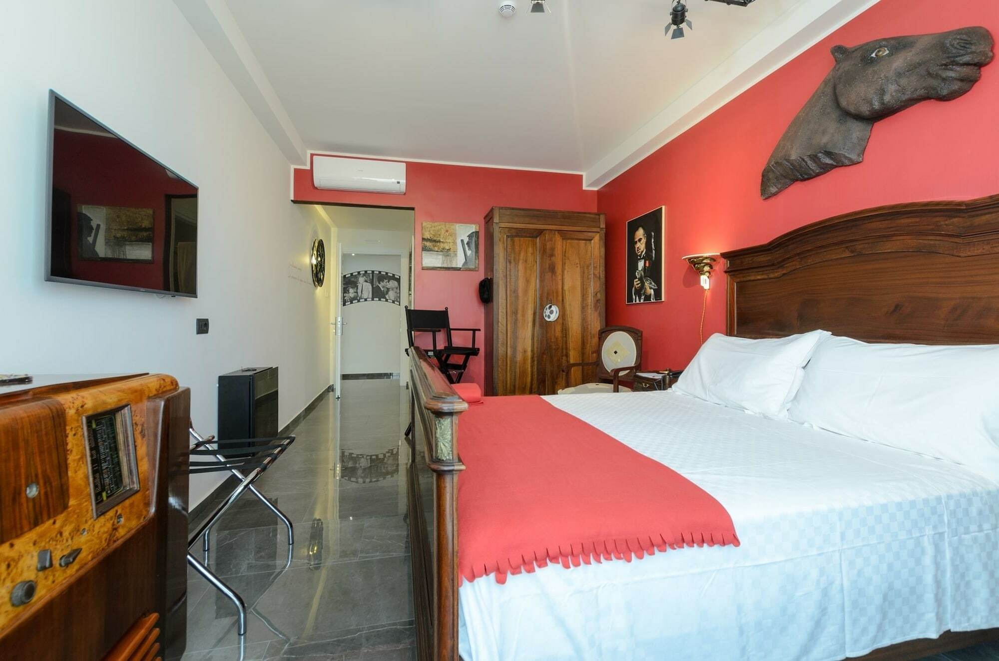 Hotel Cineapollo - Ogni Camera Un Film! เมสซีนา ภายนอก รูปภาพ