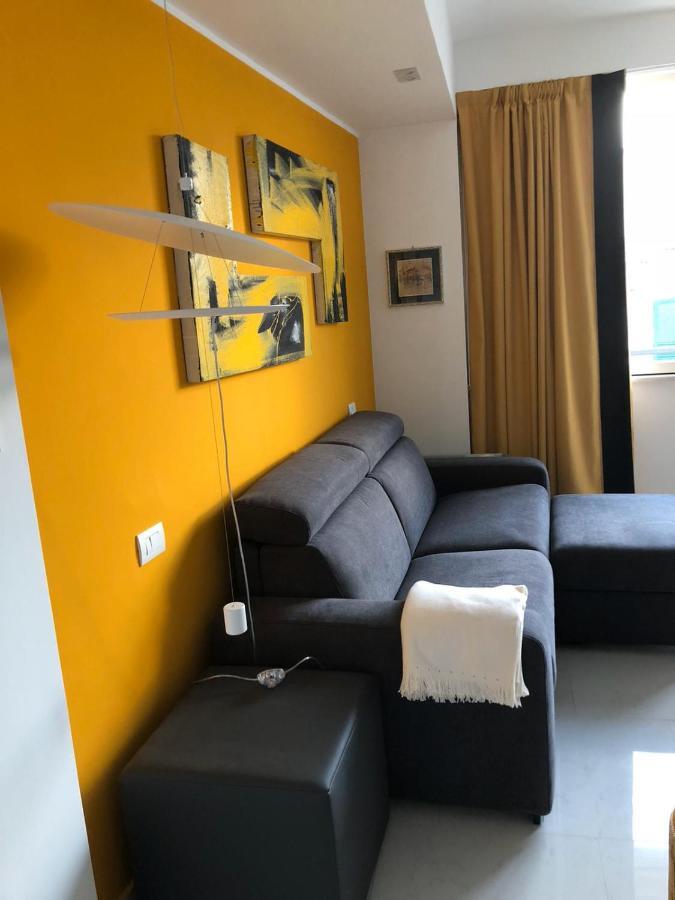 Hotel Cineapollo - Ogni Camera Un Film! เมสซีนา ภายนอก รูปภาพ